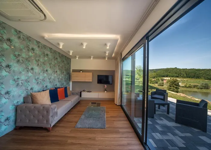 Bodri Pinceszet Ξενοδοχείο *