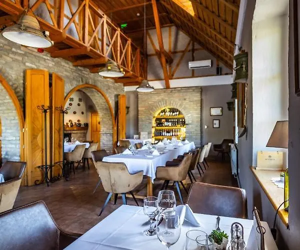 Bodri Pinceszet * Szekszárd